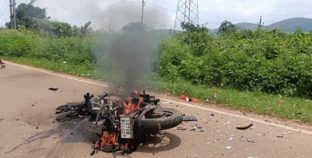 Father & Son Die in Koraput Bike-Truck Crash 💥