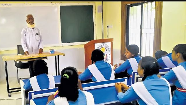 Odisha Govt Rehires 6,387 Retired Teachers as Guest Faculty
