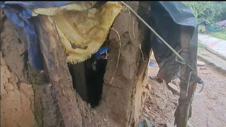 Heavy rains destroy two houses in Keonjhar's Anandapur, Families left homeless