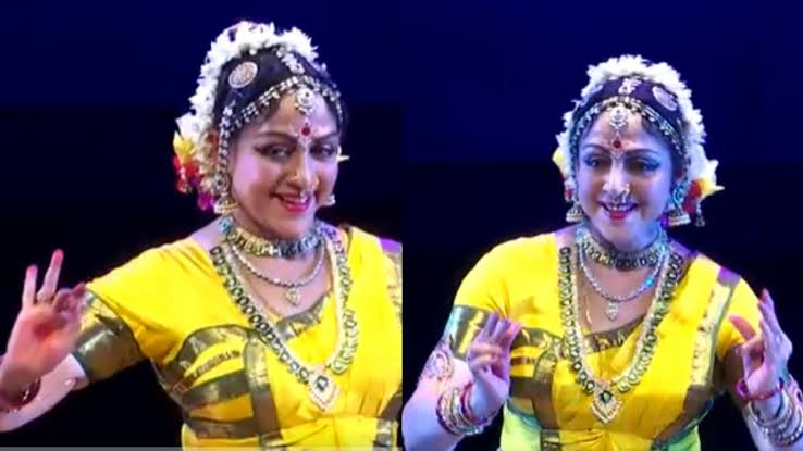 Bhubaneswar: Hema Malini enthralls audience with Bharatanatyam at Vrindavan Mahotsav