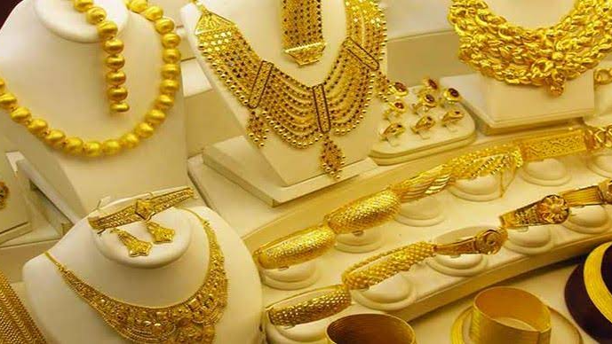 Slight change in gold price, know today's gold rate 