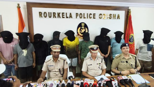 Odisha: Inter-state cyber fraud racket busted in Rourkela, nine held with Rs. 1.41 cr cash