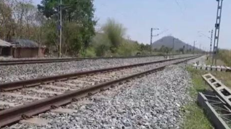 Mutilated body of youth recovered from railway tracks in Odisha’s Nuapada