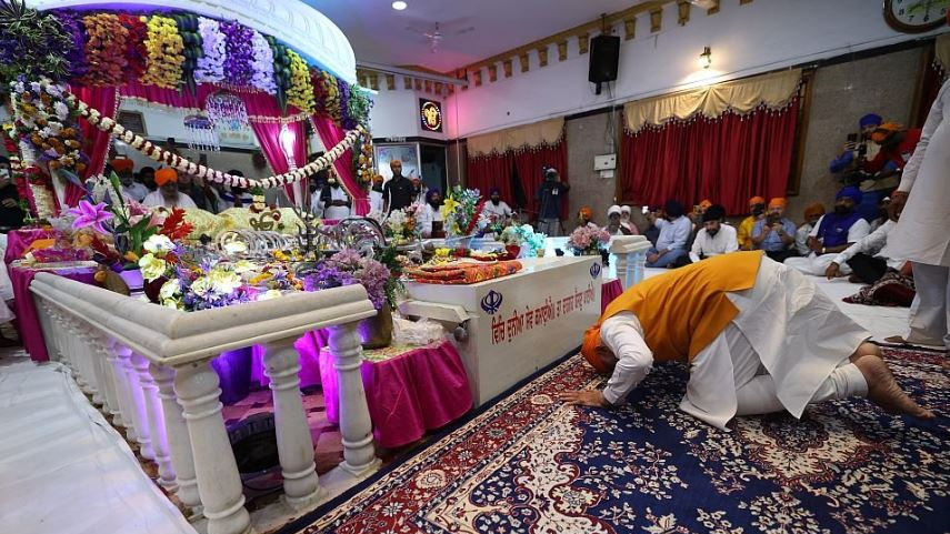 PM Modi conveys heartfelt greetings on Parkash Purab of Sri Guru Granth Sahib Ji